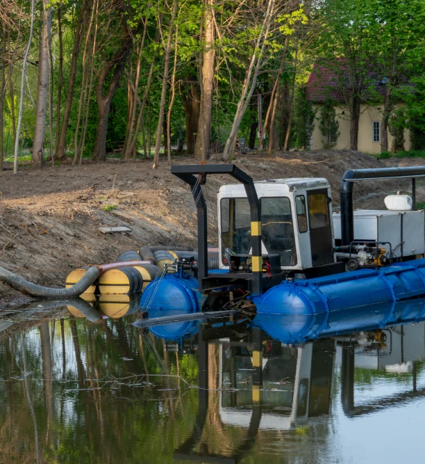 hydraulic and mechanical dredging expertise